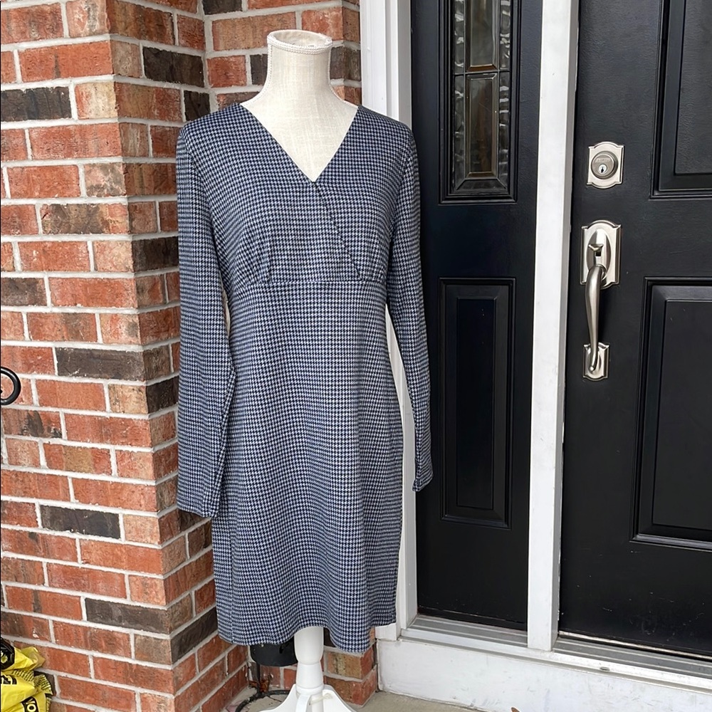 Suzanne‎ Betro Black and Gray Houndstooth Long Sleeve Dress